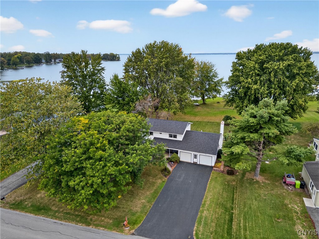 317 Barrett Lane Bridgeport, NY 13030 - Photo 3 of 44