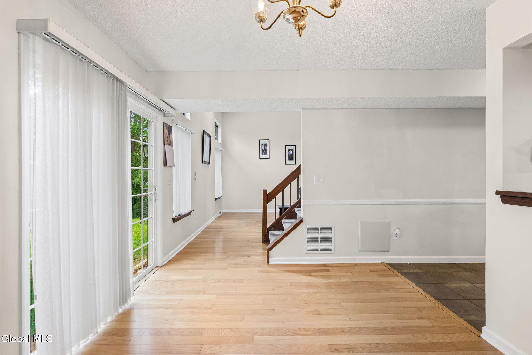 4 Oxford Road Bethlehem, NY 12159 - Photo 11 of 40 11-web-or-mls-4-oxford-rd