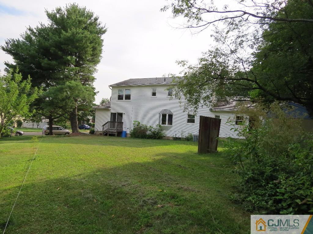 27 Wilshire Road Edison, NJ 08817 - Photo 12 of 12 Gallery Image 12