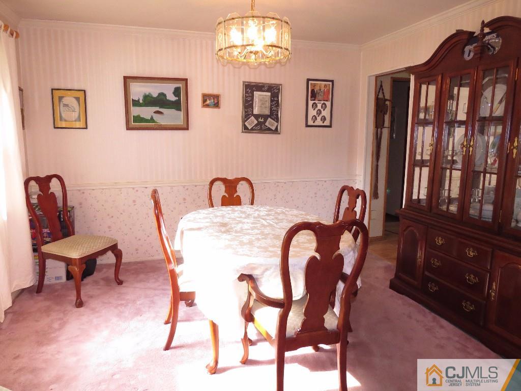 27 Wilshire Road Edison, NJ 08817 - Photo 5 of 12 Gallery Image 5