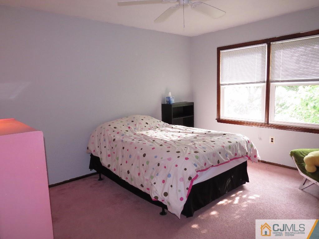 27 Wilshire Road Edison, NJ 08817 - Photo 8 of 12 Gallery Image 8