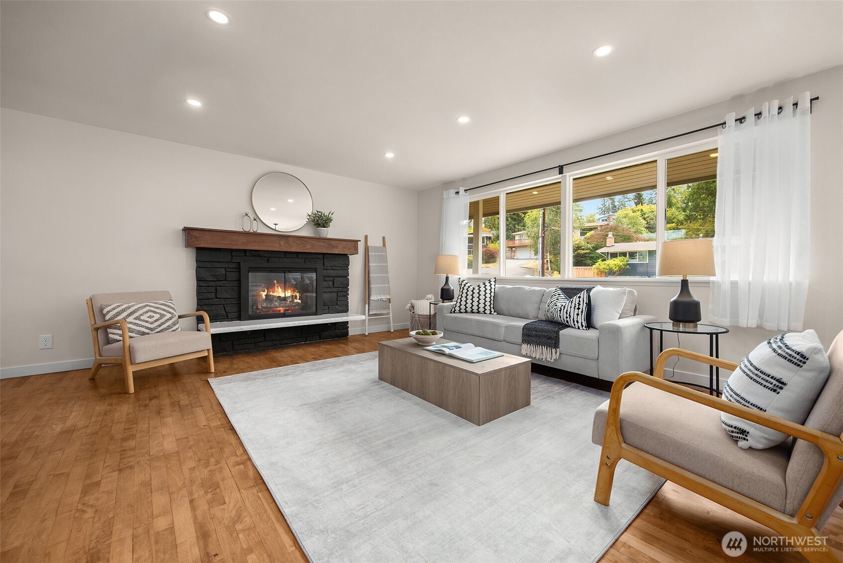 661 Birch Street Edmonds, WA 98020 - Photo 5 of 40 Gallery Image 5