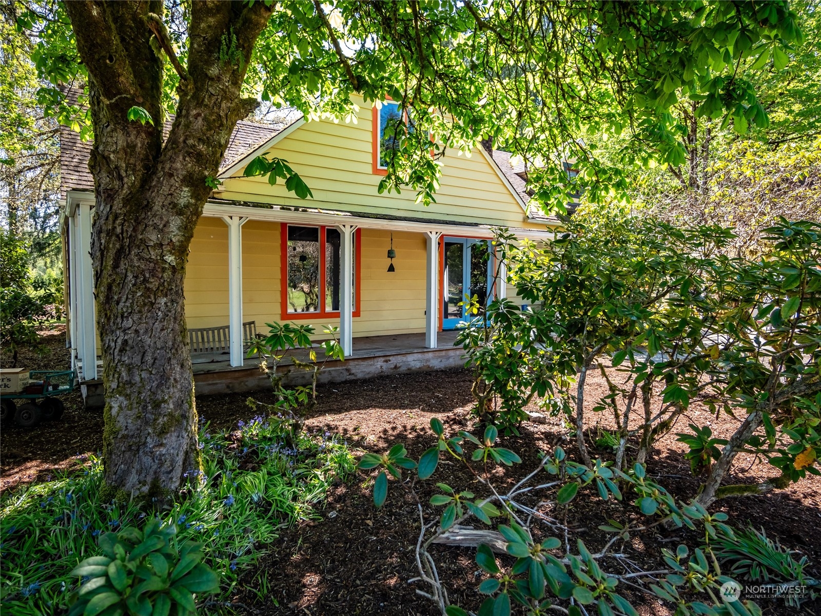 4923 Lemon Road Northeast Olympia, WA 98506 - Photo 6 of 40 Gallery Image 6