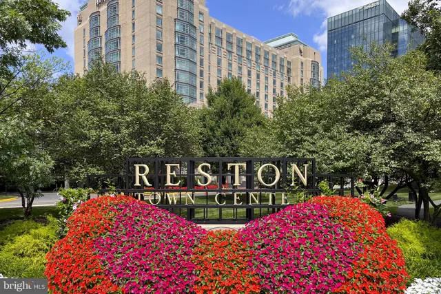 $799,900 | 2603 Loganberry Drive, Herndon, VA 20171