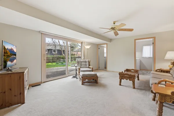 $450,000 | 728 North Stark Drive, Palatine, IL 60074