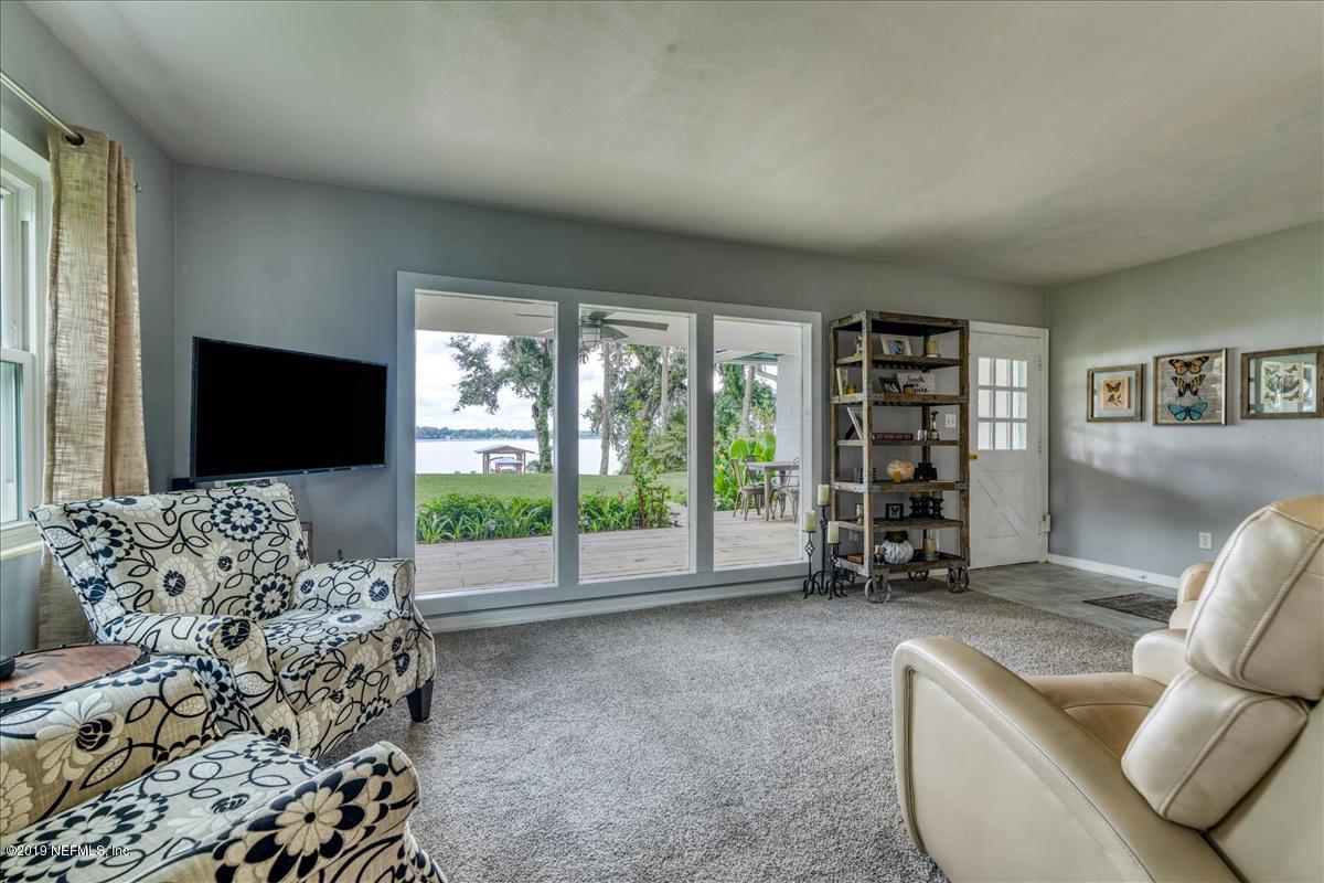 213 Moritani Point Road East Palatka, FL 32131 - Photo 16 of 55 Living Room