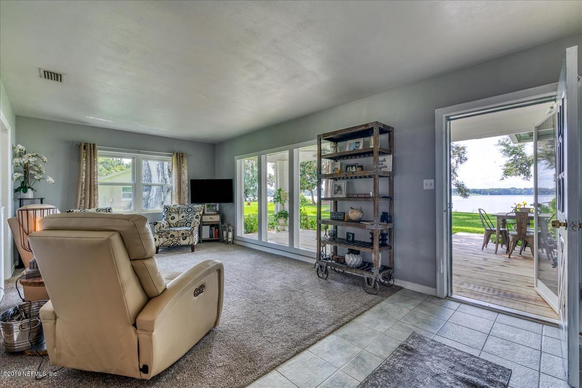 213 Moritani Point Road East Palatka, FL 32131 - Photo 17 of 55 Living Room