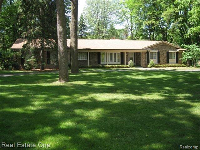 1428 East Avon Circle Rochester, MI 48309 - Photo 1 of 21 FRONT VIEW