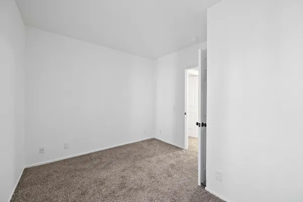 $2,395 | 39129 10th Street West, Unit 14, Palmdale, CA 93551