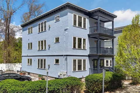 $769,500 | 319 Forest Hills Street, Unit 2, Boston, MA 02130
