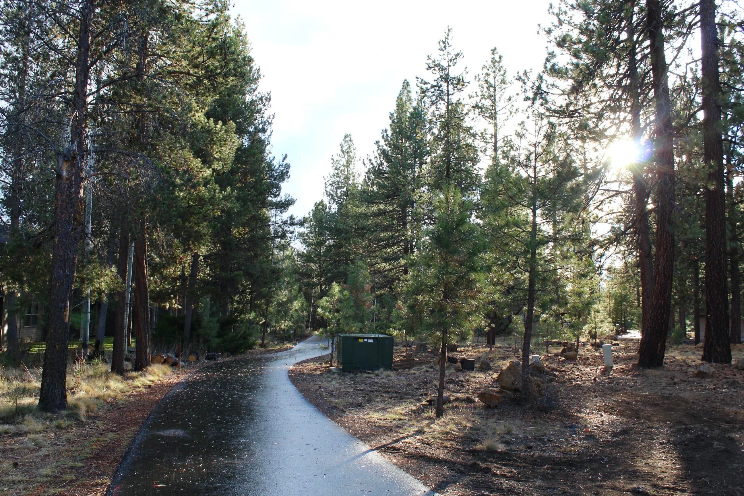 57385 Beaver Ridge Loop, Unit 36C2 Sunriver, OR 97707 - Photo 18 of 21 19-Paved path-R36
