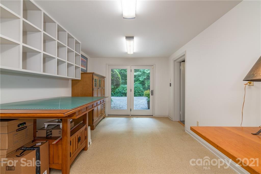 811 Hunting Country Road Tryon, NC 28782 - Photo 30 of 40 a room with windows