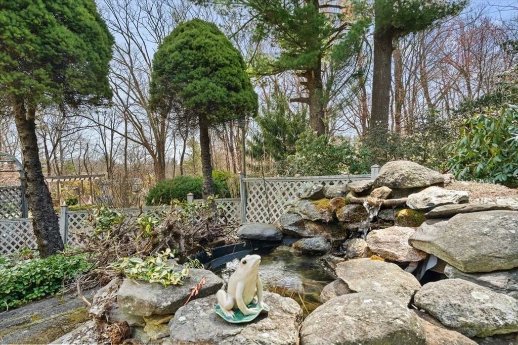 52 S Road Holden, MA 01520 - Photo 30 of 37