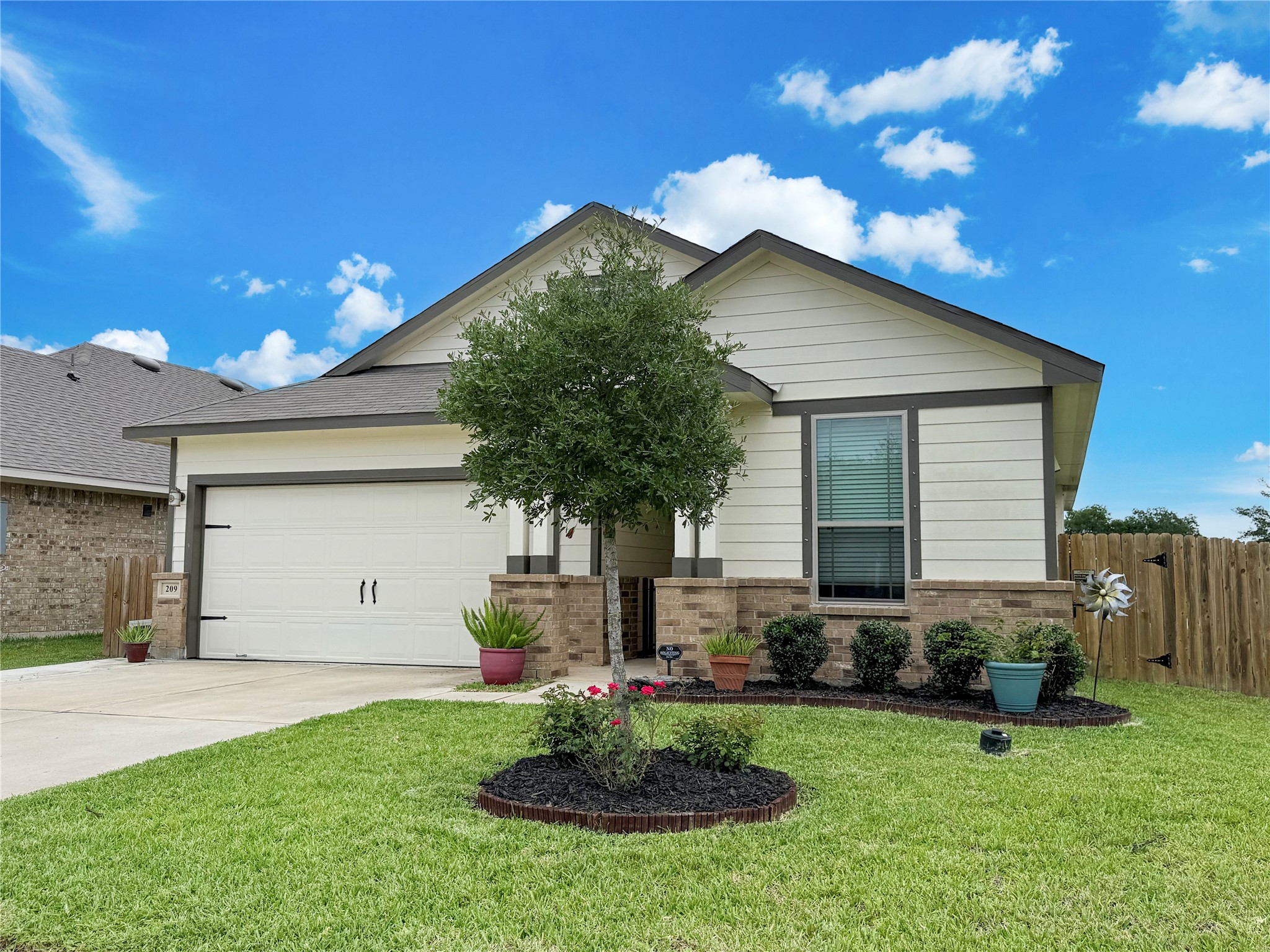 209 Bryan Way Angleton, TX 77515 - Photo 24 of 25