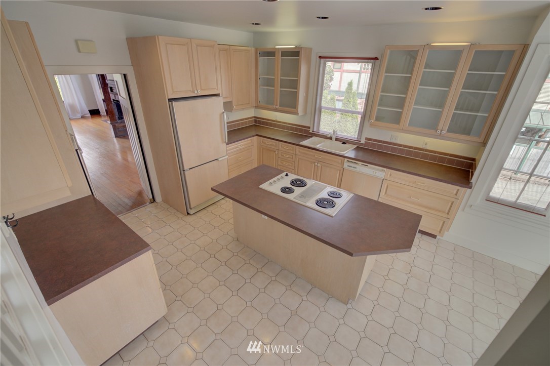 929 North 71st Street Seattle, WA 98103 - Photo 3 of 29 Gallery Image 3