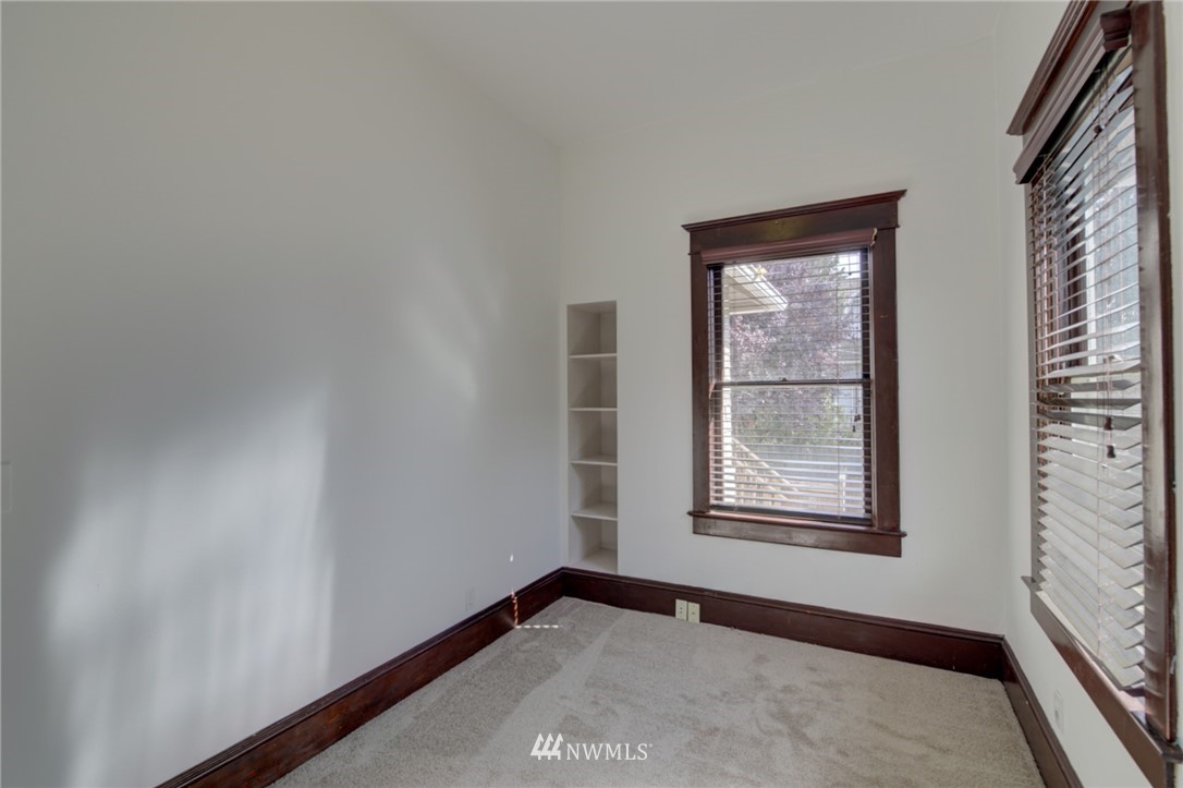 929 North 71st Street Seattle, WA 98103 - Photo 21 of 29 Gallery Image 21