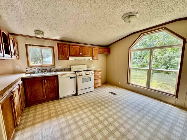 $99,000 | 1088 South Chicago Lane, Friendship, WI 53934