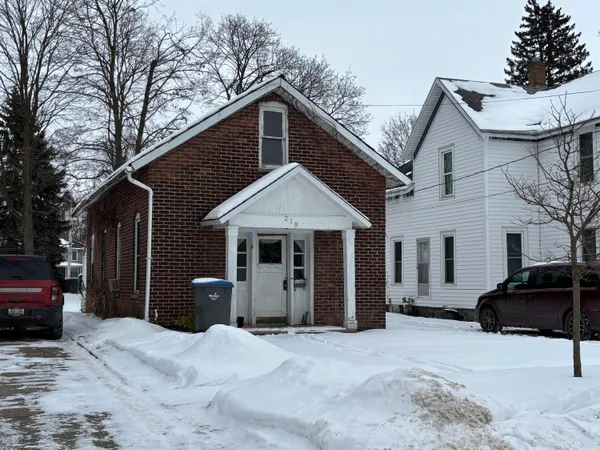 $64,000 | 210 South Monroe Street, Sturgis, MI 49091