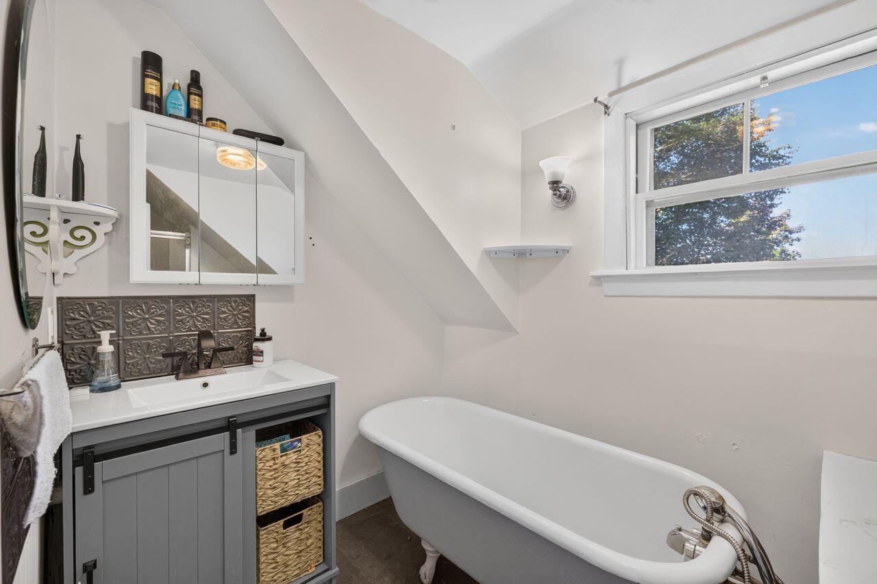 307 Buxton Road Saco, ME 04072 - Photo 23 of 46 3G0A1396