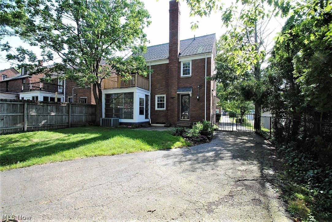 2490 Fenwick Road Cleveland, OH 44118 - Photo 31 of 31 REAR VIEW