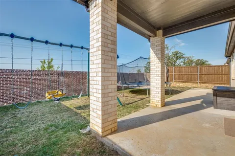 $450,000 | 2516 Acadia Drive, Corinth, TX 76210