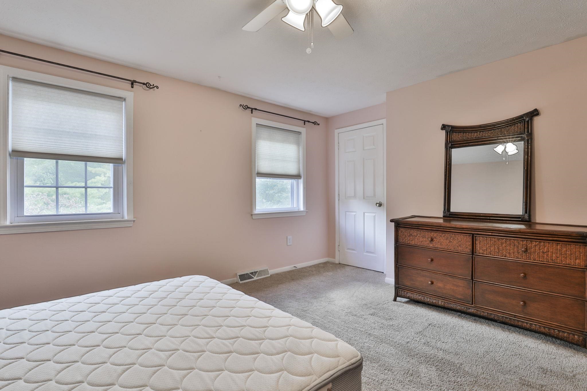300 Winding Pond Road Londonderry, NH 03053 - Photo 11 of 30 Gallery Image 11