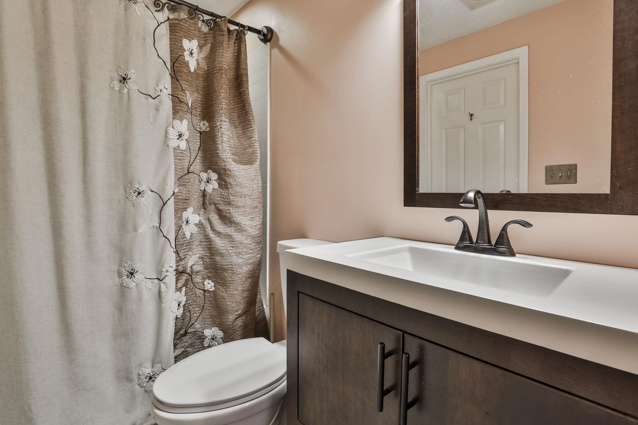 300 Winding Pond Road Londonderry, NH 03053 - Photo 16 of 30 Gallery Image 16