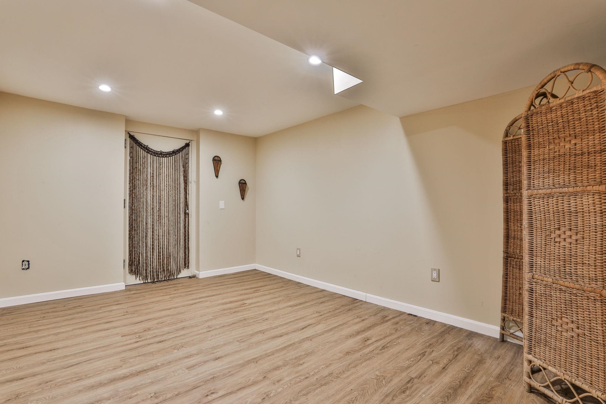 300 Winding Pond Road Londonderry, NH 03053 - Photo 19 of 30 Gallery Image 19