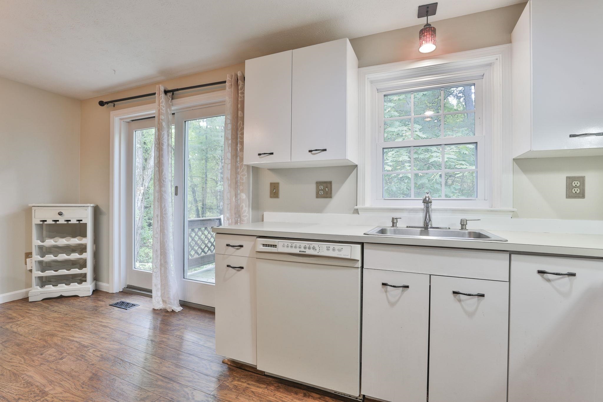 300 Winding Pond Road Londonderry, NH 03053 - Photo 3 of 30 Gallery Image 3
