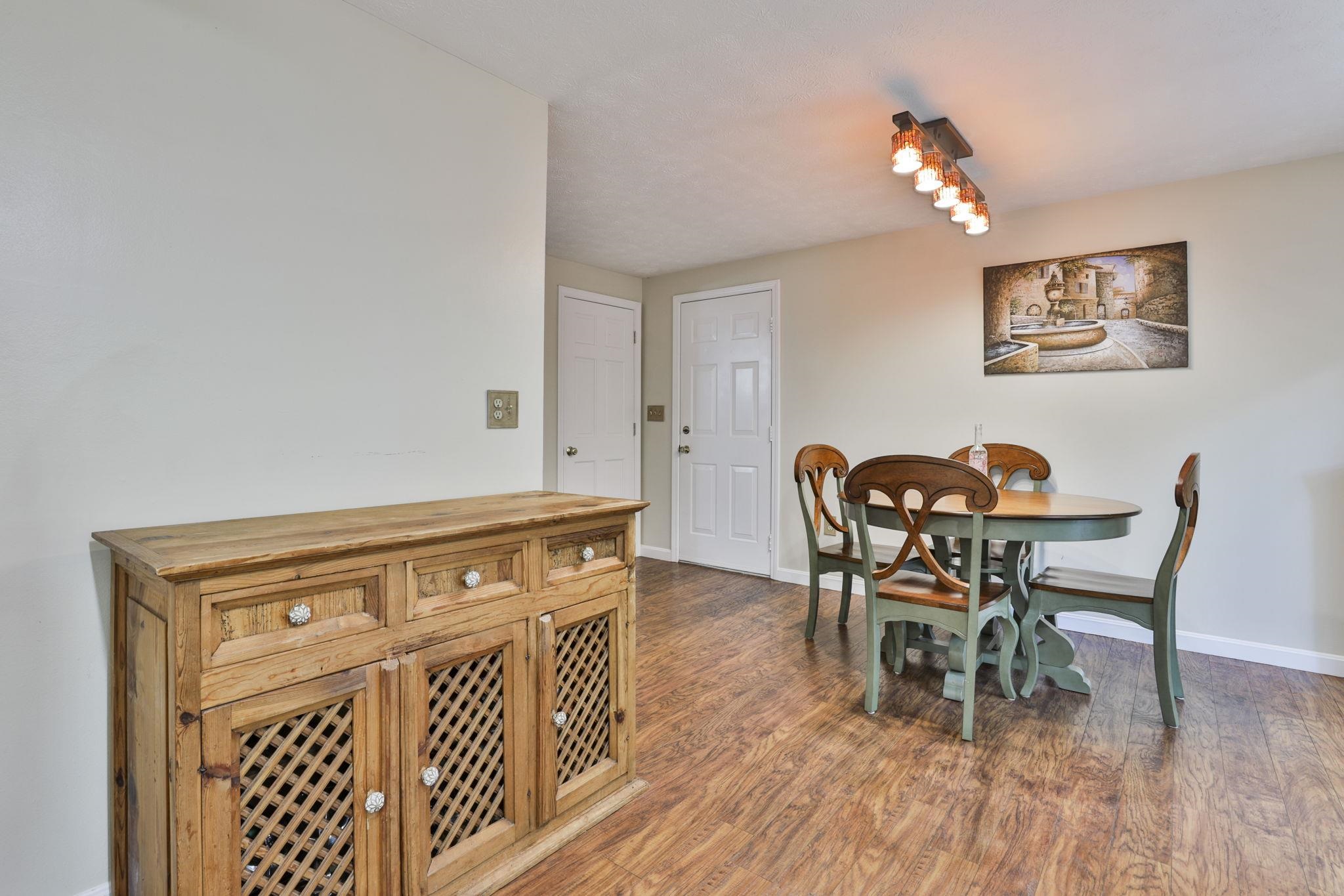 300 Winding Pond Road Londonderry, NH 03053 - Photo 4 of 30 Gallery Image 4