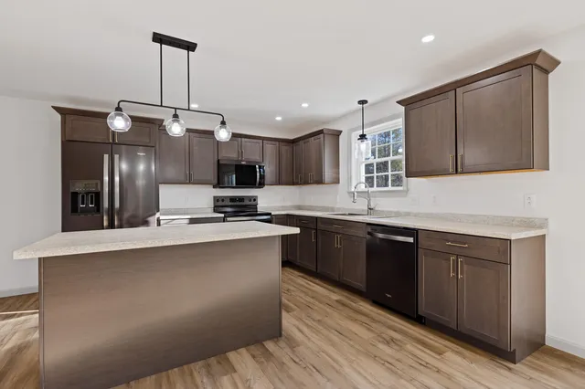 $406,900 | 24 Taylor Road, Windsor, ME 04363