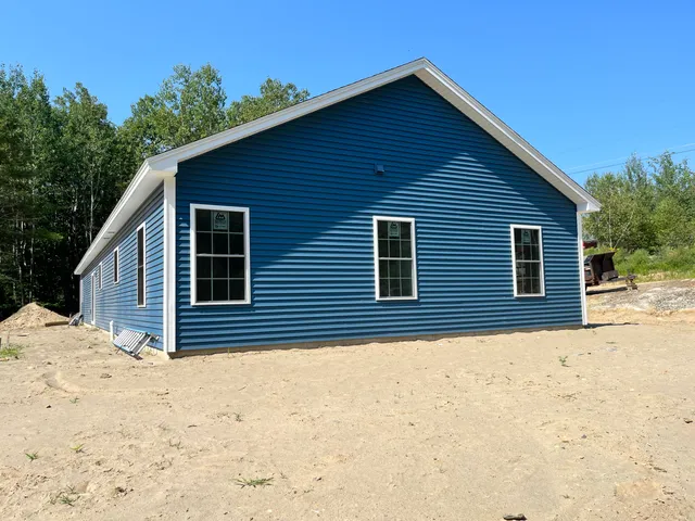$406,900 | 24 Taylor Road, Windsor, ME 04363