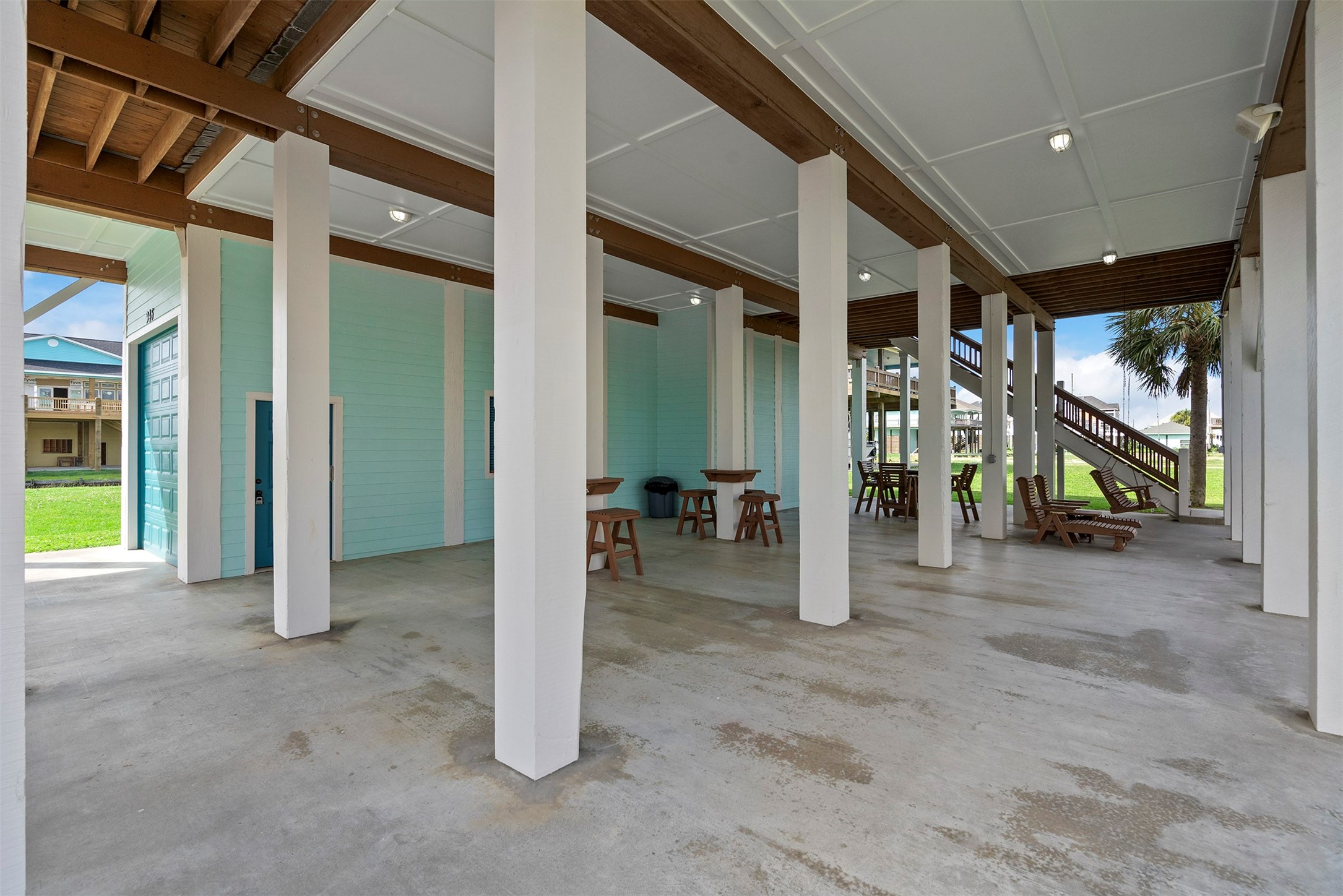 946 Raymond Port Bolivar, TX 77650 - Photo 4 of 50