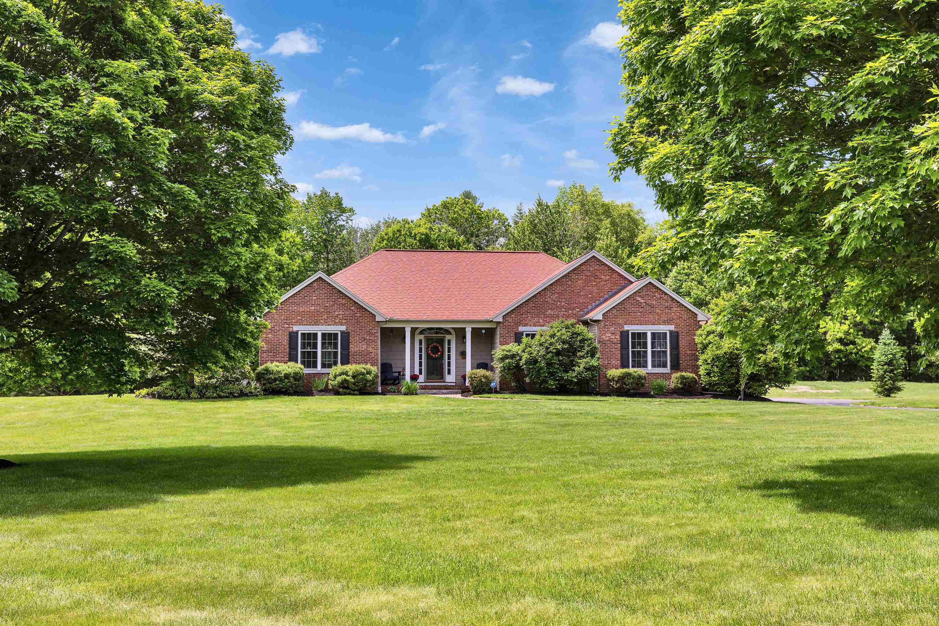 72 S Road Deerfield, NH 03037 - Photo 2 of 12