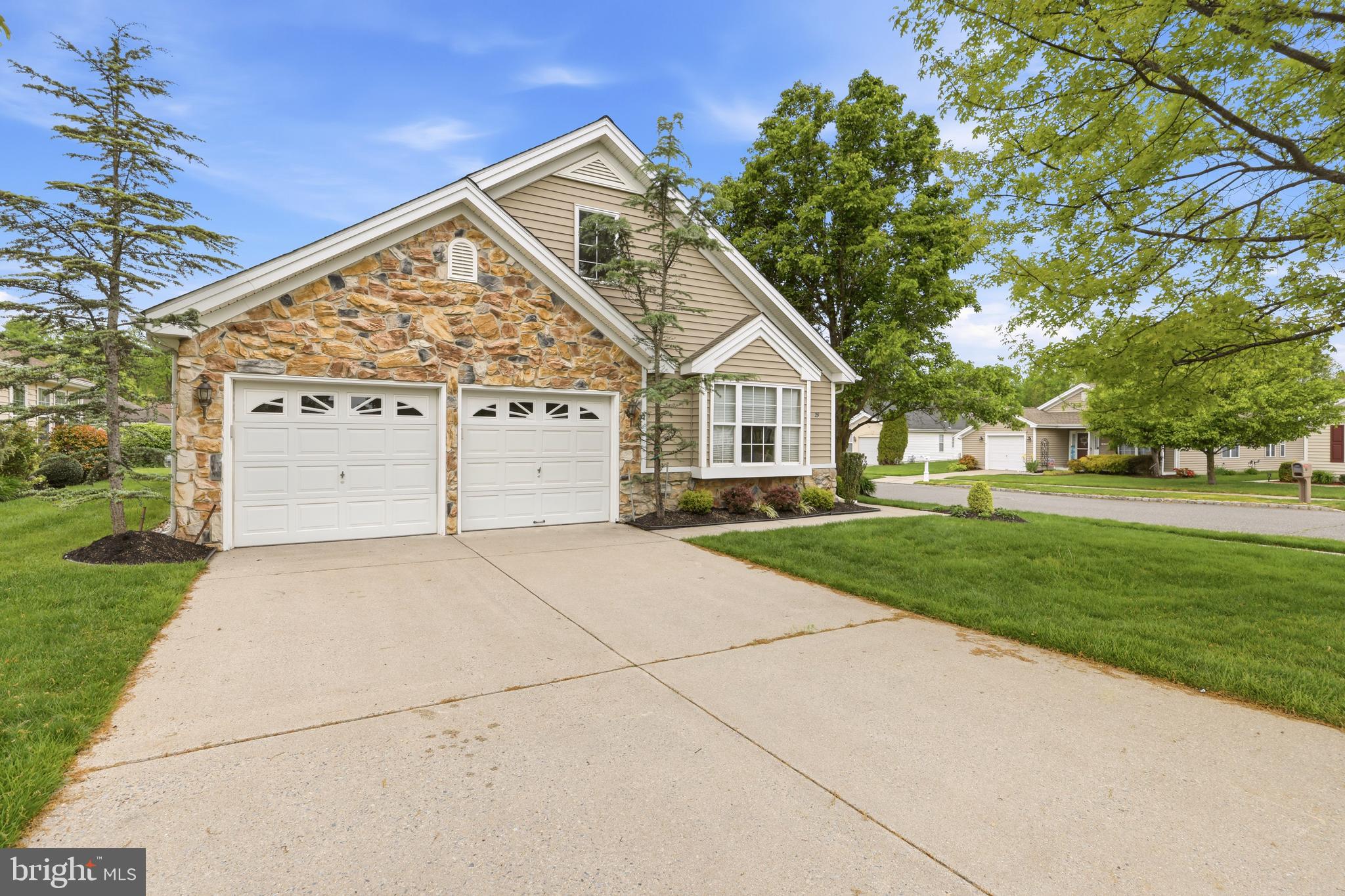 29 Autumn Lane Sewell, NJ 08080 - Photo 2 of 53 Extra driveway parking!