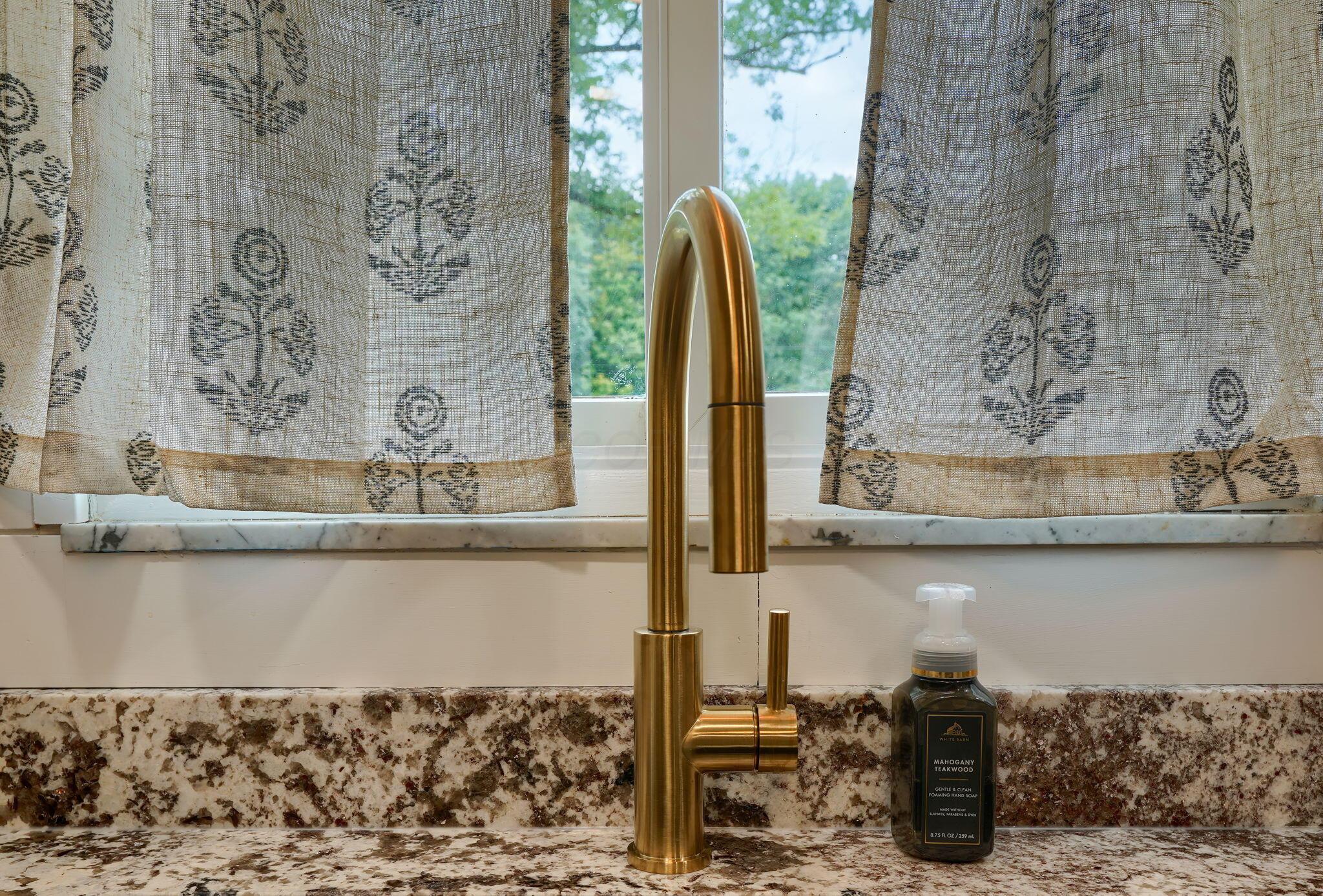 7474 Groveport Road Groveport, OH 43125 - Photo 28 of 70 Gorgeous brushed gold faucet
