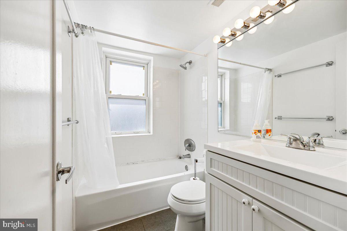 1727 R Street Northwest, Unit 201 Washington, DC 20009 - Photo 31 of 49 Bathroom