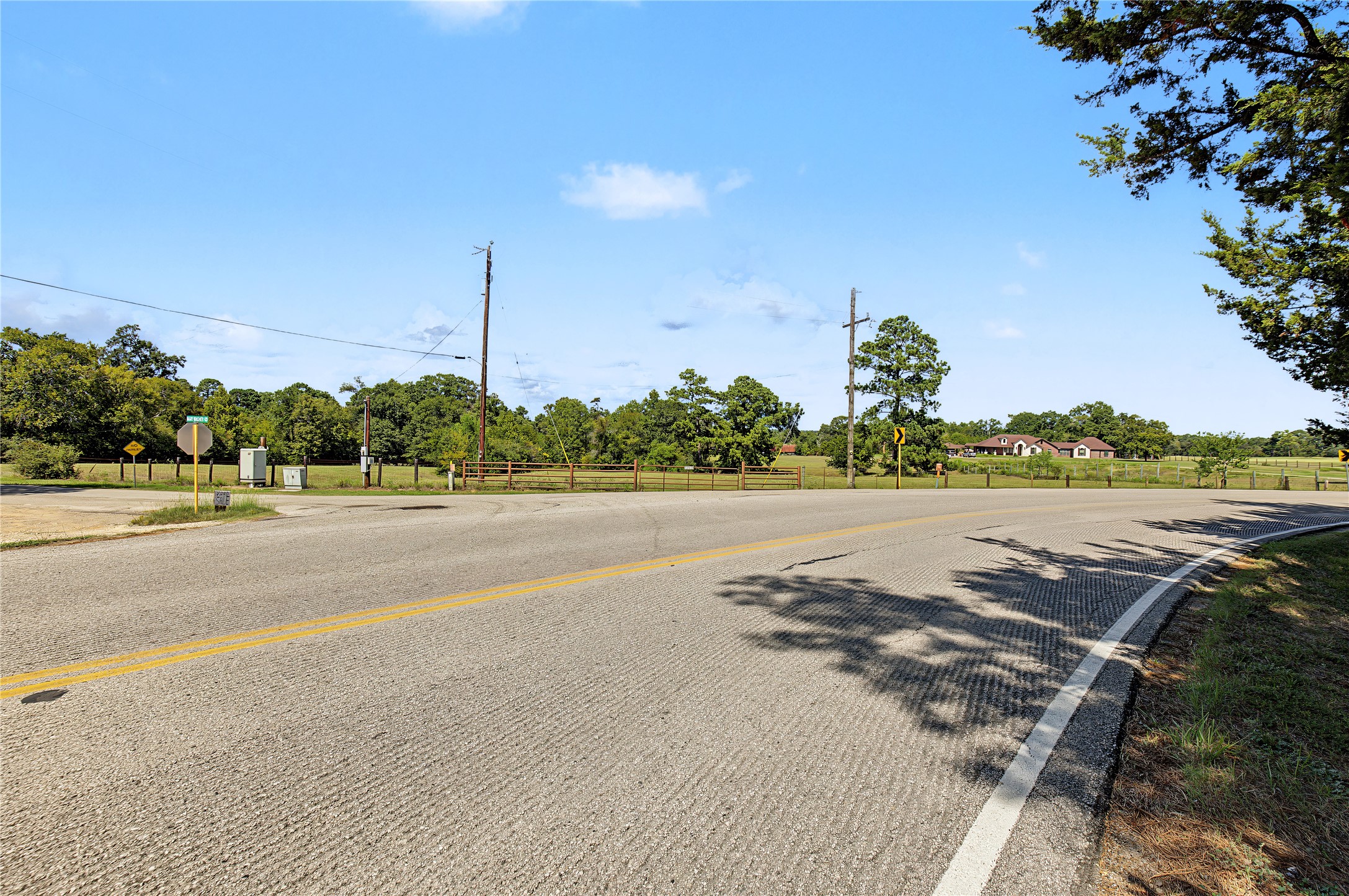 13111 Shepard Hill Road Willis, TX 77318 - Photo 7 of 15 Gallery Image 7