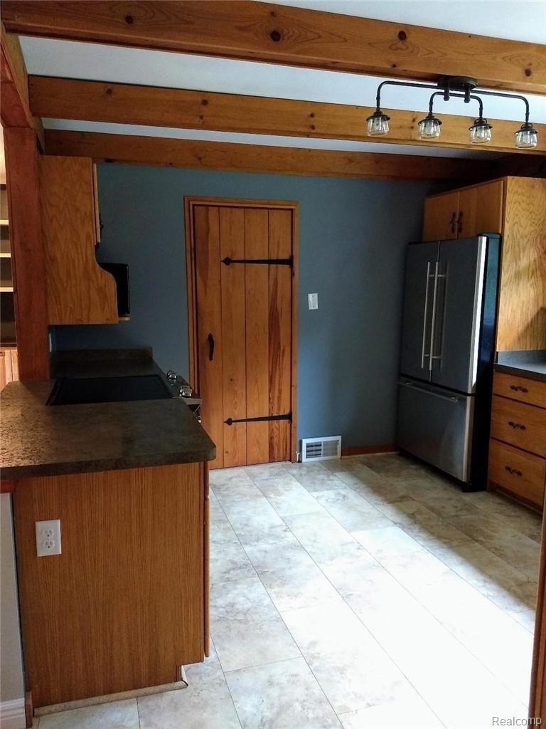 6199 Bergin Road Howell, MI 48843 - Photo 13 of 30 bb.jpg