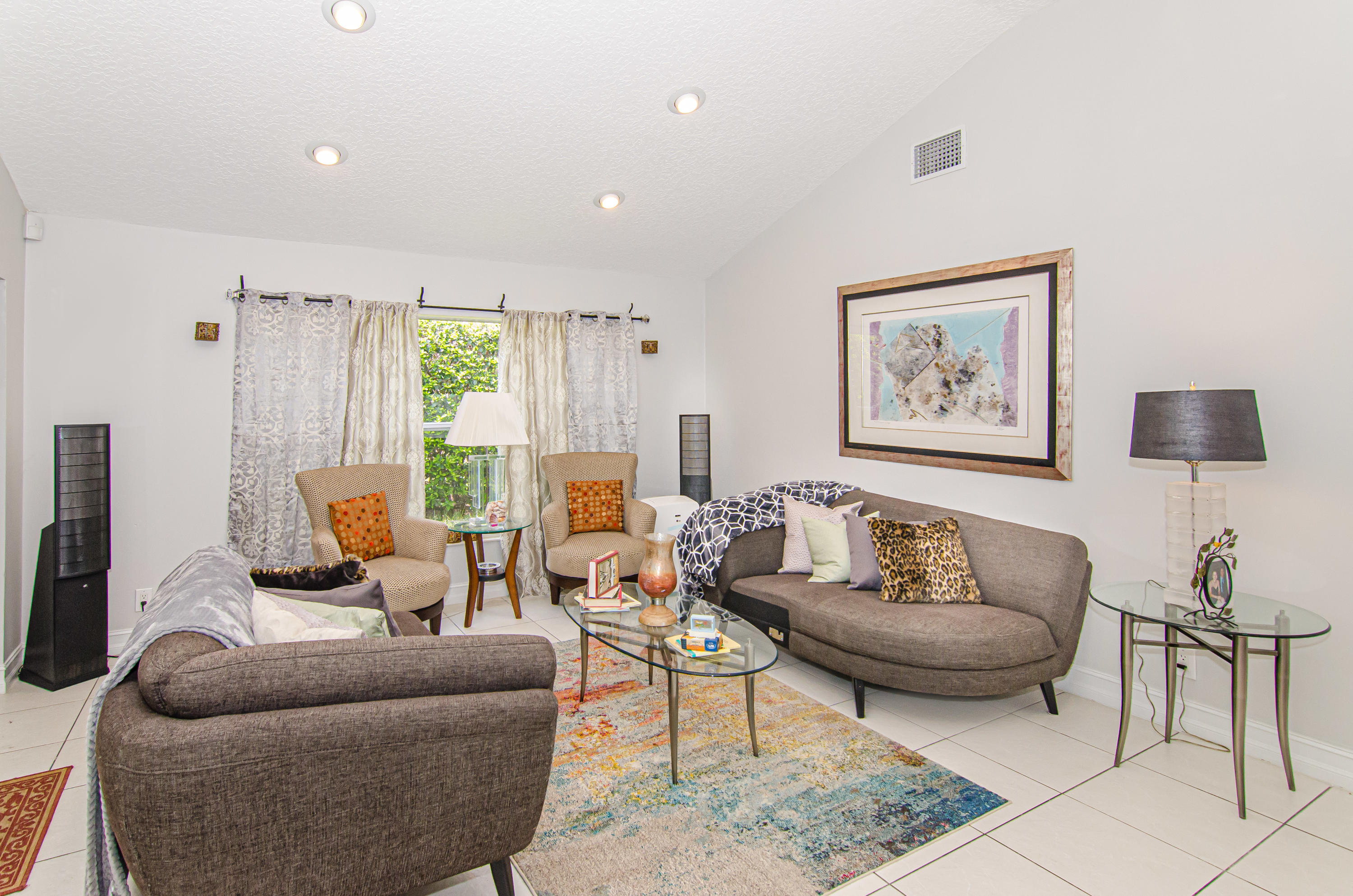 3028 Casa Rio Court Riviera Beach, FL 33418 - Photo 19 of 42 Living Room