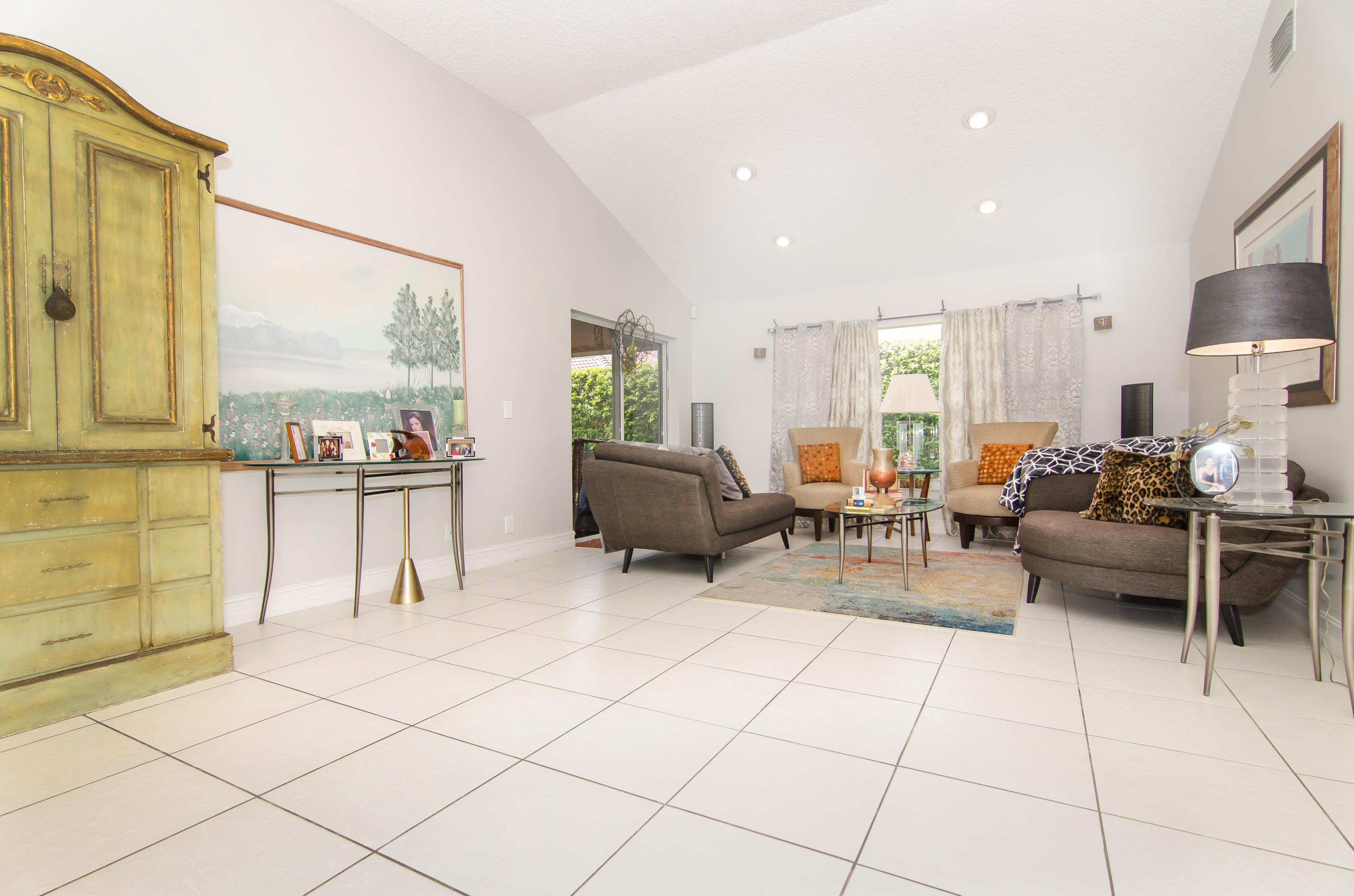 3028 Casa Rio Court Riviera Beach, FL 33418 - Photo 22 of 42 Living Room