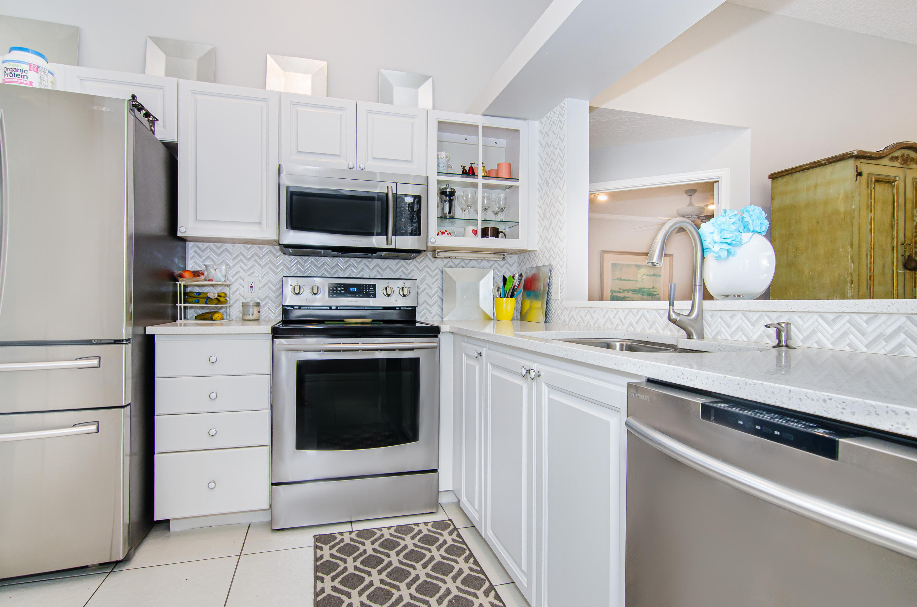 3028 Casa Rio Court Riviera Beach, FL 33418 - Photo 8 of 42 Kitchen