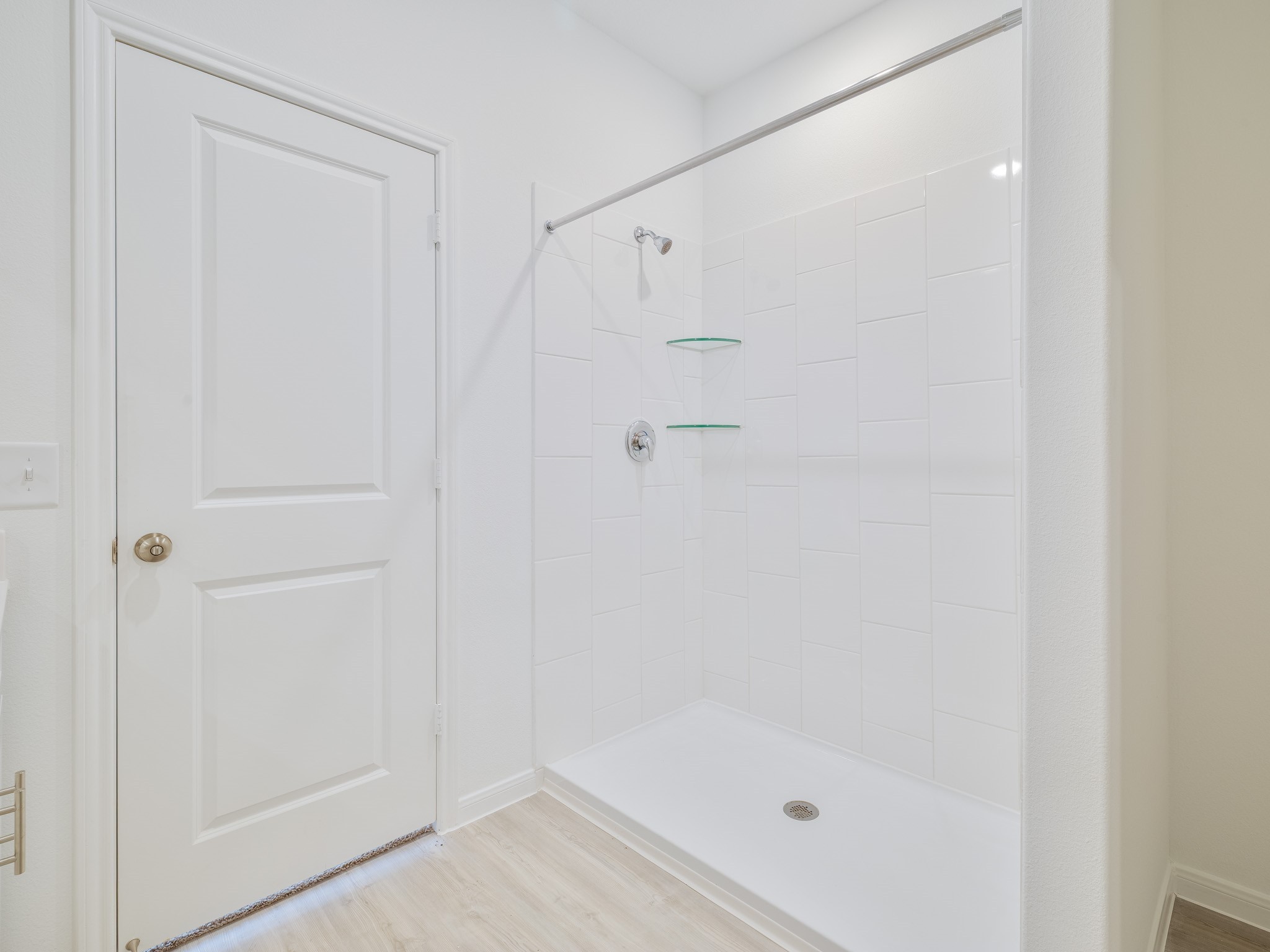 14984 Rustic Moon Road Conroe, TX 77302 - Photo 8 of 20 a bathroom with a shower