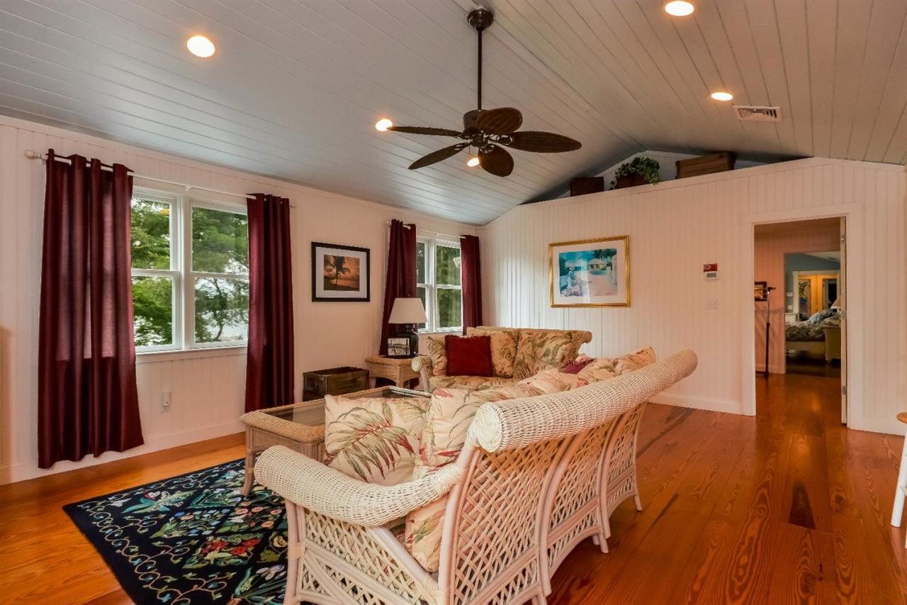40 Catskill Road Buzzards Bay, MA 02532 - Photo 26 of 35 a bedroom with furniture and a window