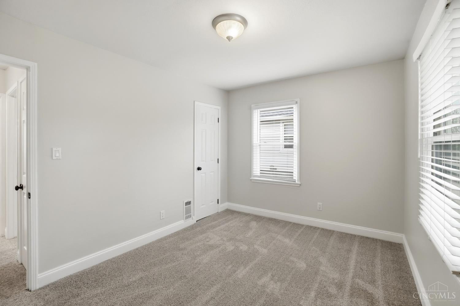 4582 Cooper Road Blue Ash, OH 45242 - Photo 15 of 37