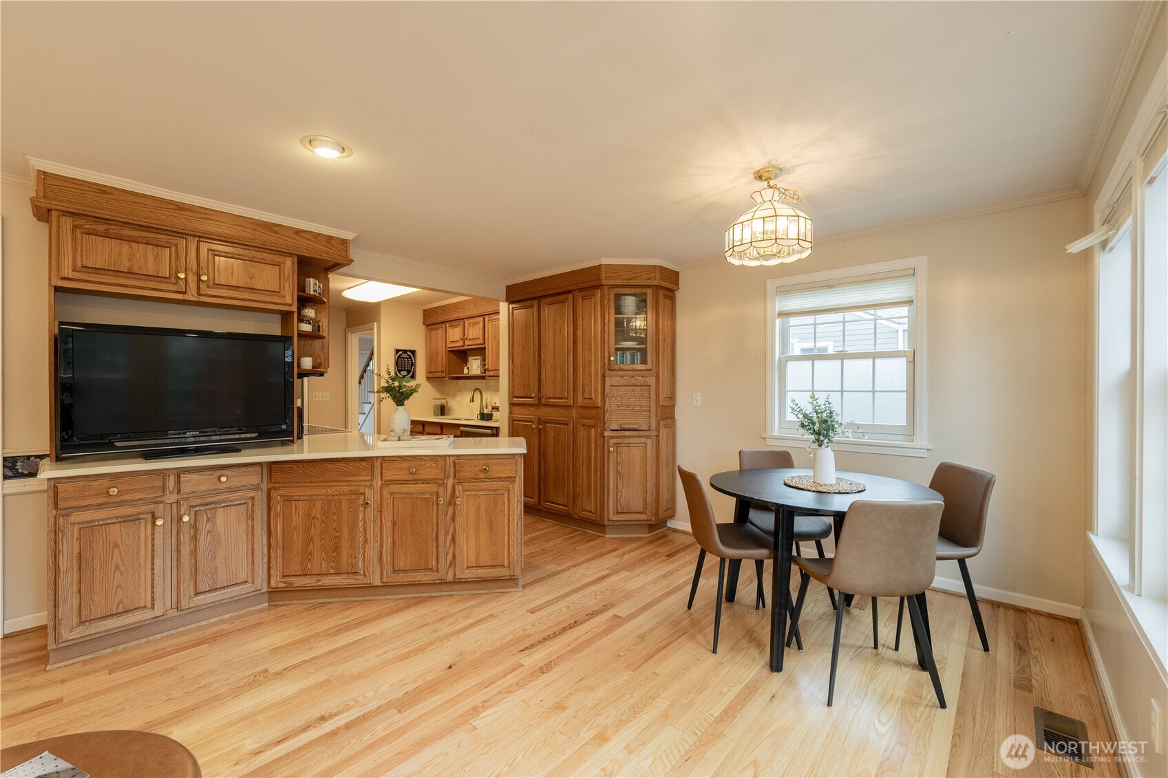 7046 55th Avenue Northeast Seattle, WA 98115 - Photo 13 of 40