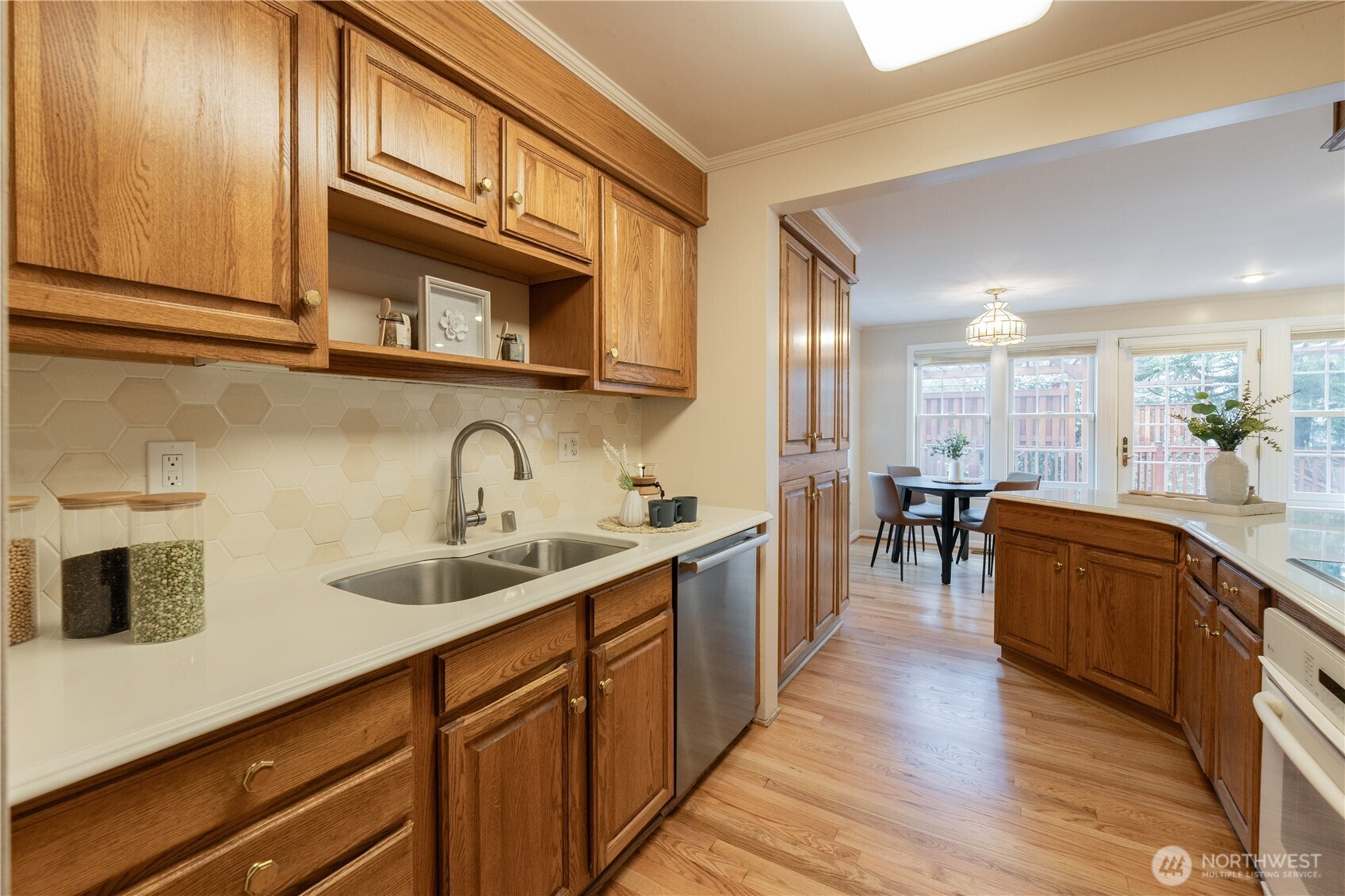 7046 55th Avenue Northeast Seattle, WA 98115 - Photo 15 of 40