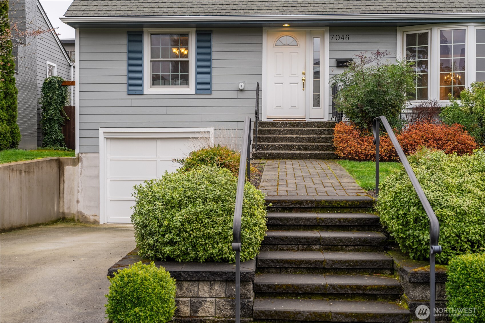 7046 55th Avenue Northeast Seattle, WA 98115 - Photo 2 of 40