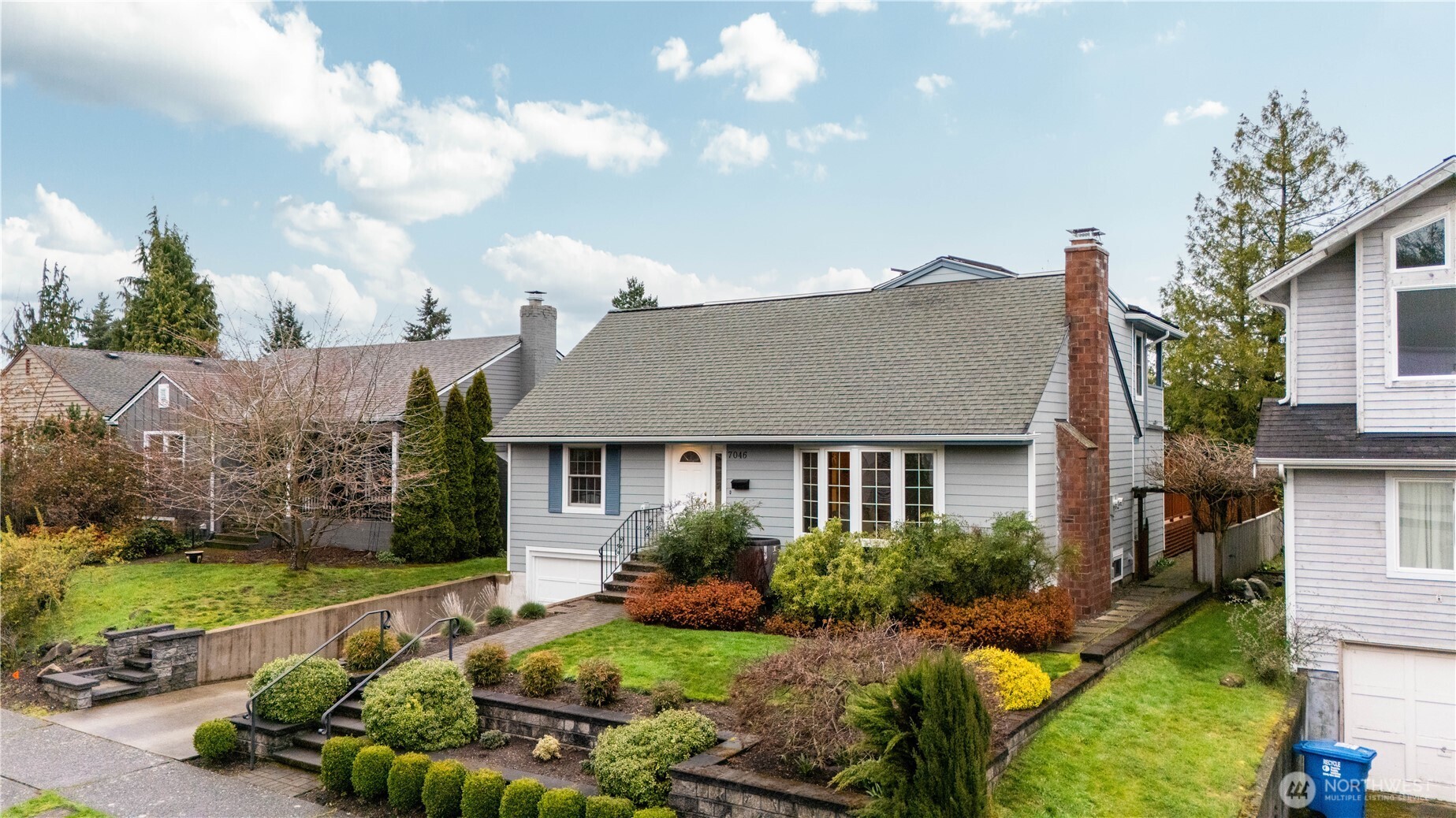 7046 55th Avenue Northeast Seattle, WA 98115 - Photo 3 of 40