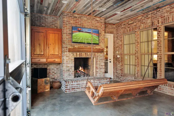$835,000 | 11081 Toria Lane, St. Amant, LA 70774